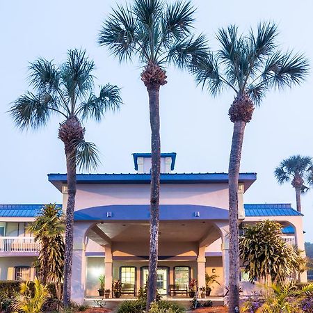 Quality Inn Tampa Lake Magdalene Екстериор снимка