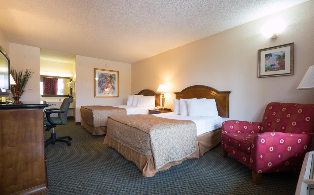 Quality Inn Tampa Lake Magdalene Екстериор снимка